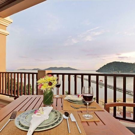 Point Of View Condos, Tranquility Bay, チャン島 エクステリア 写真